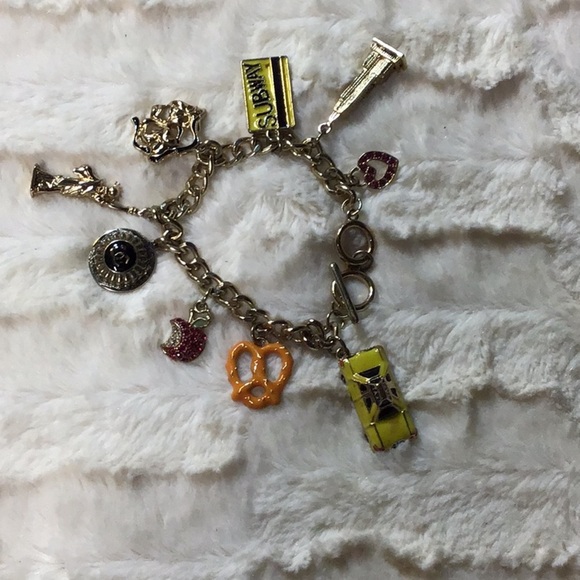 no brand Jewelry - New York City  Charm Bracelet